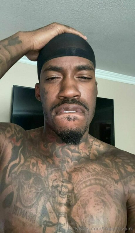 Freepressure hübsche nackt bild