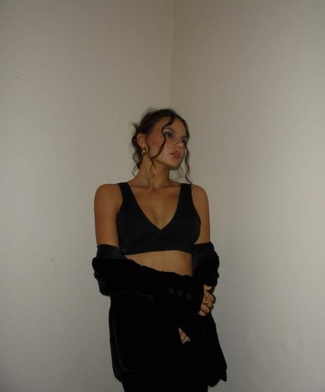 Dafne Keen sexy porno bild