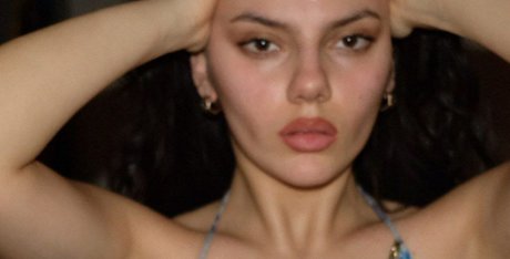 Dafne Keen model nacktheit archiv