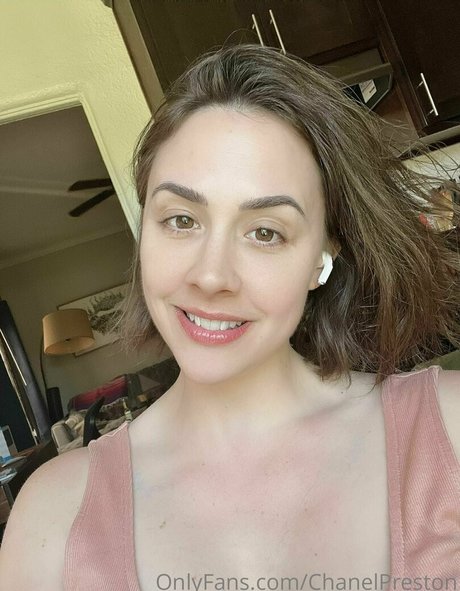 chanelpreston nackt hübsche bilder