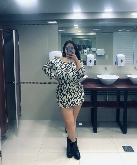 Coti Demozzi perfekte akt bilder