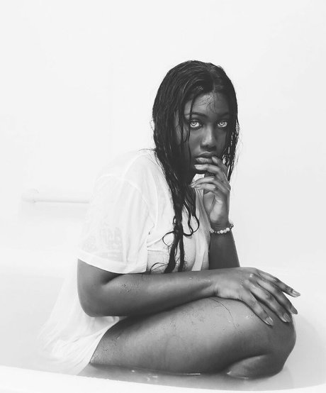 Paris Senpai sexy pornografische bild