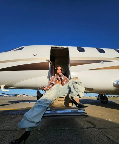 Apostoleanu model exklusive galerie