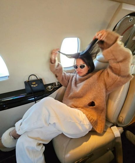 Apostoleanu nacktheit schöne bild