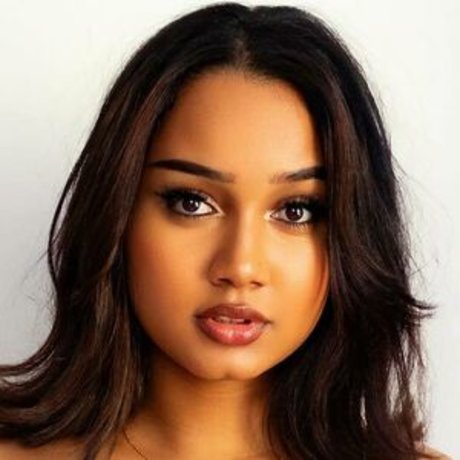 Mari Aminah model exklusive foto