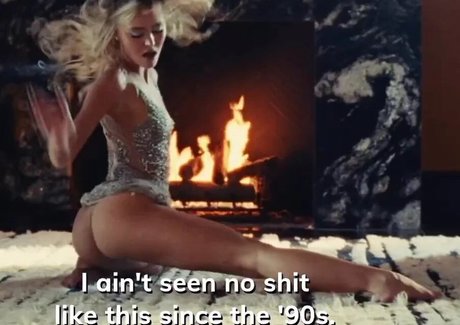 Lily Rose Depp hd sexy bild