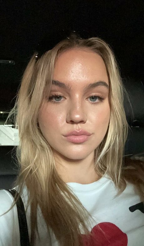 Emma Brooks model freie archiv