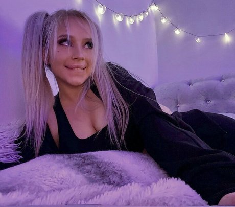 Decadex top nackt foto