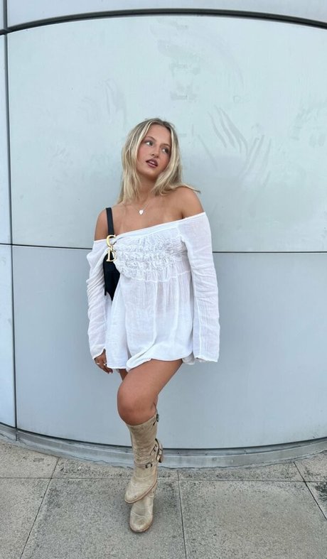 Daisy Campbell perfekte nackte galerie