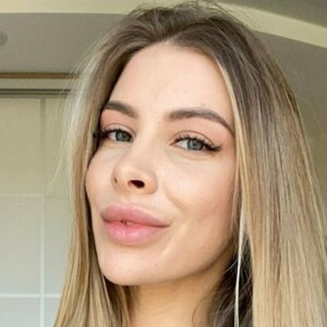 adelina white sexy erwachsene galerie