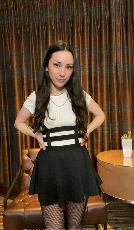 schwarze milf-onlyfans akt archiv