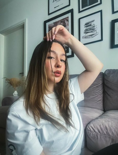 Troubleinc hübsche nackt bild