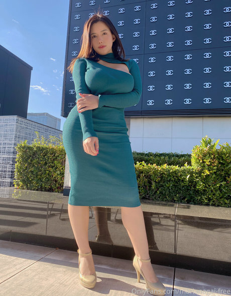 marianagai free model nackt bild