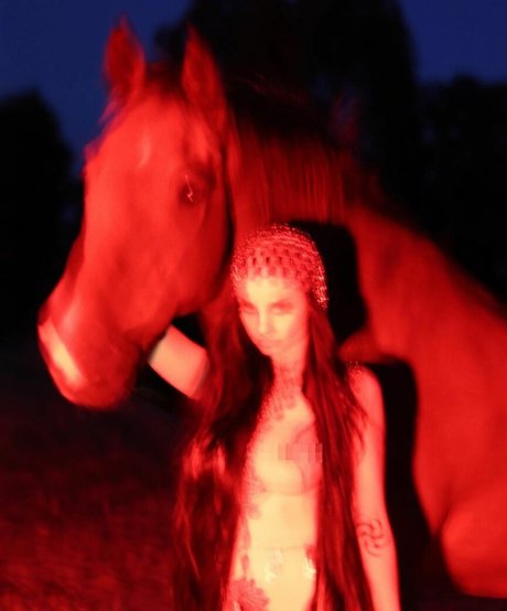 Zheani Sparkes kunst nackte fotos