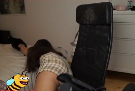 yabbe model nackte bilder