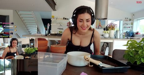 yabbe schauspielerin heiße galerien