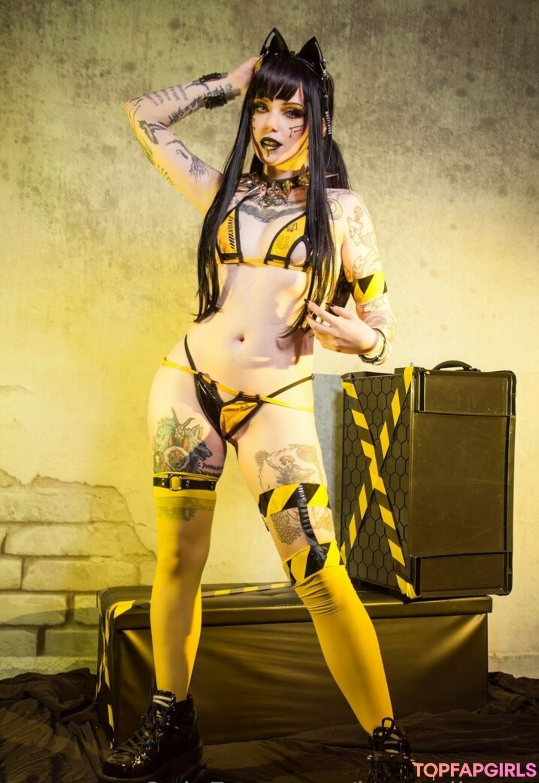 kuromiketsu exklusive nacktheit bild