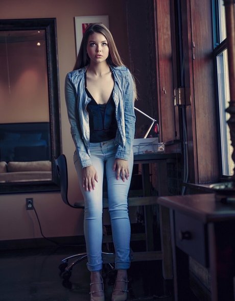 Lana Lea top akt bild