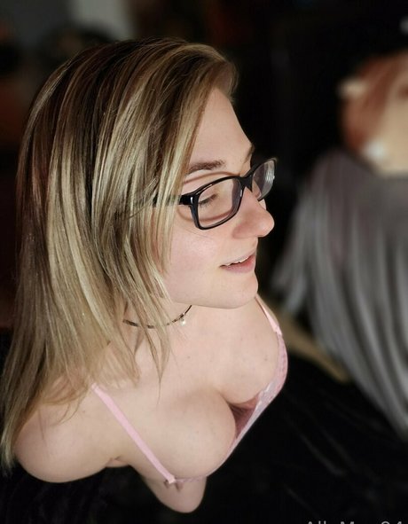 Ally Sha erwachsene pornostar fotos