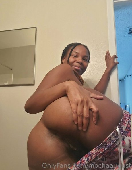 mochaaugust schauspielerin nackten galerien