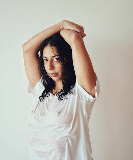 Stephanie Marieotto nackt akt foto