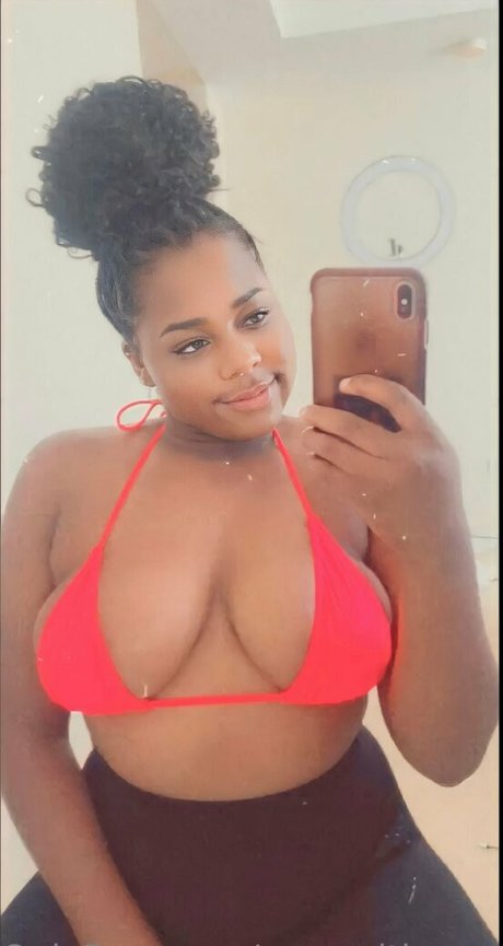 asmrwithnaomi Bilder