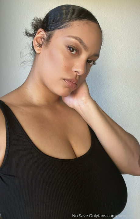 famousaria beste porno bilder