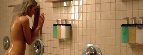 Katrina Bowden schauspielerin perfekte bild