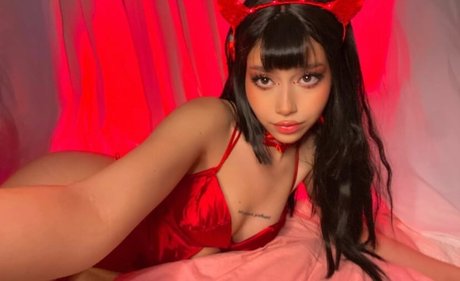 Daisyrot erwachsene akt bild