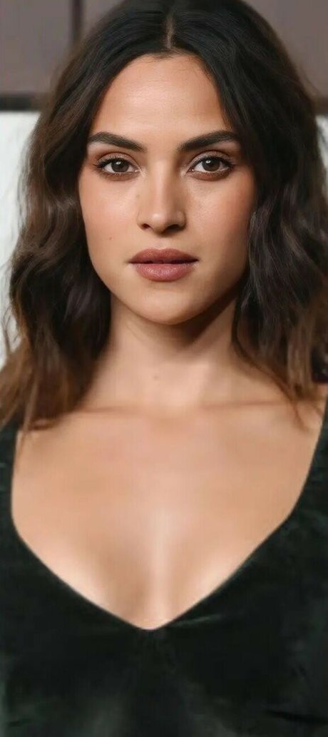 Adria Arjona schöne hd foto