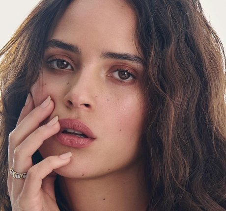 Adria Arjona top erwachsene fotos