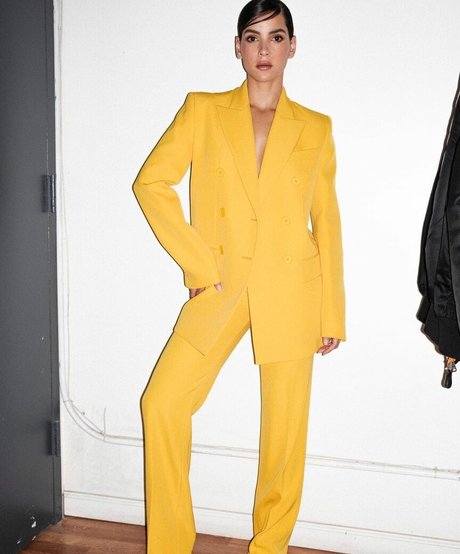 Adria Arjona nackt heiße archiv