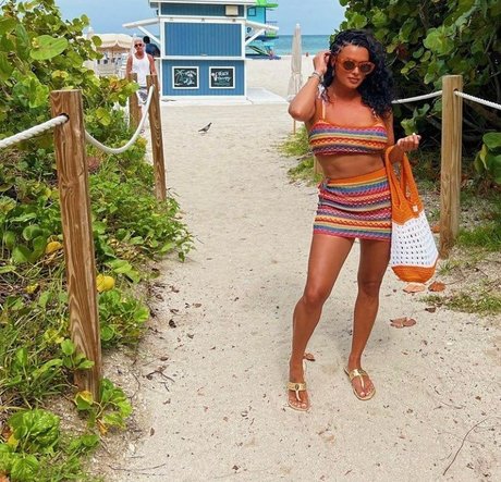 Joy Taylor Profilbild