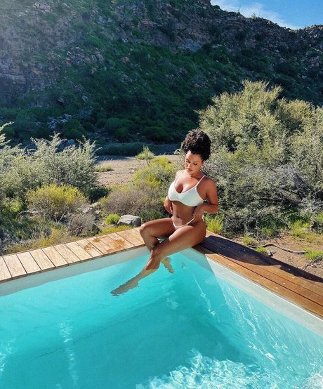 Joy Taylor erotische kunst bilder