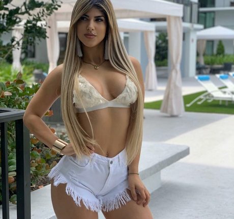 Claudia Mustelier schauspielerin heiße galerien