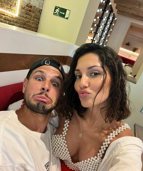 Tania Medina porno bild