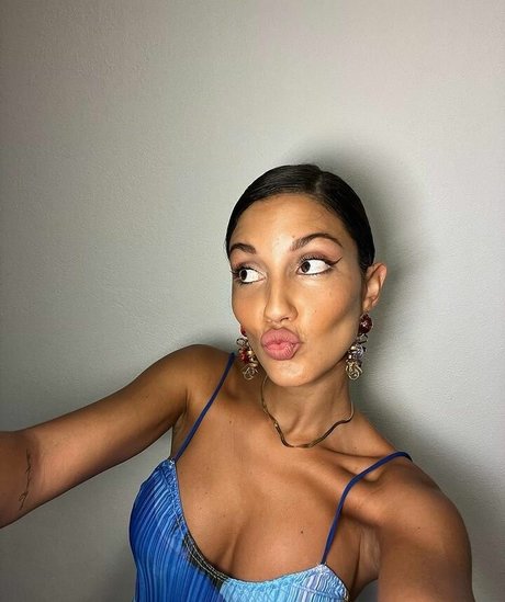 Tania Medina sexy pornostar bild