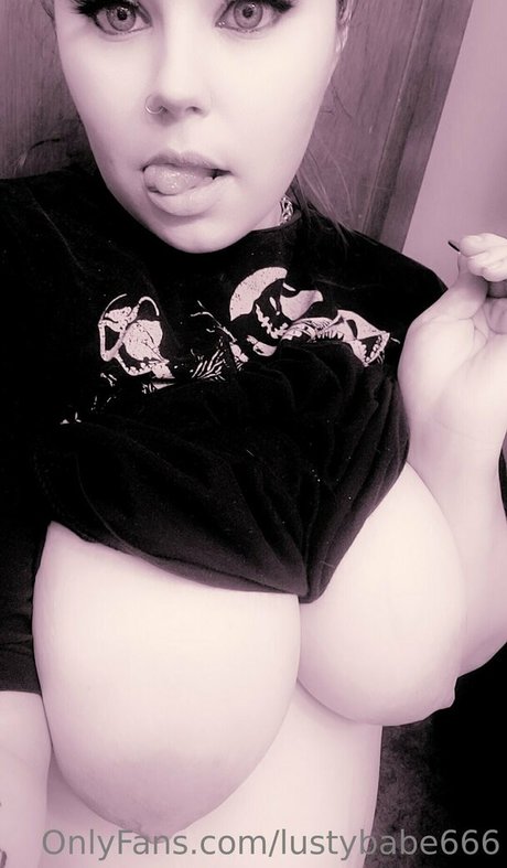 lustybabe666 model exklusive archiv