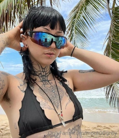 more00grey model nacktheit foto