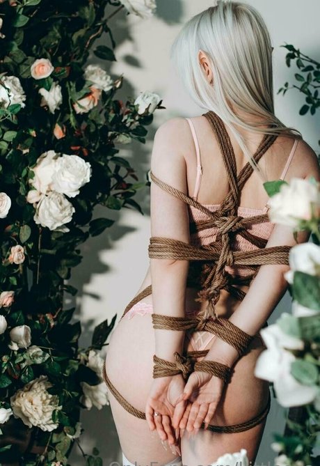 llittleeva exklusive bilder