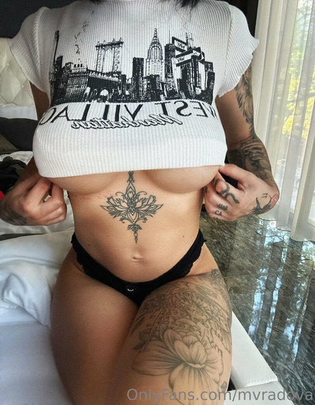 mvradova model nackten foto