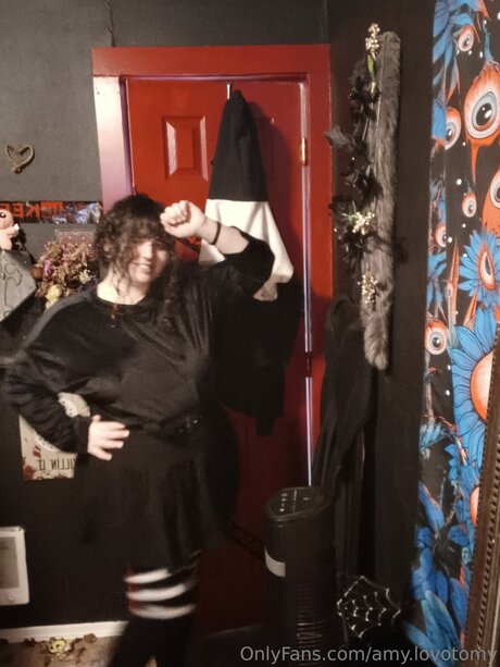 amy lovotomy erwachsene nackt galerie