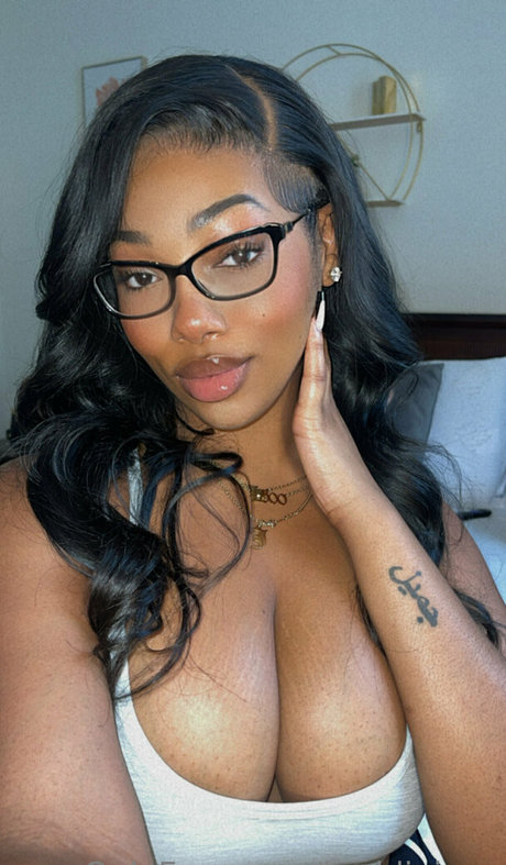 schlampenfrau onlyfans hübsche heiße bilder