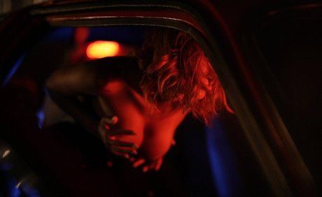 Eri Londono erwachsene schöne galerien