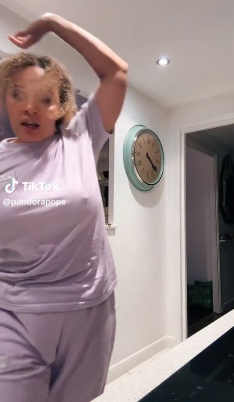 blonde dusche nur fans freie hübsche bilder