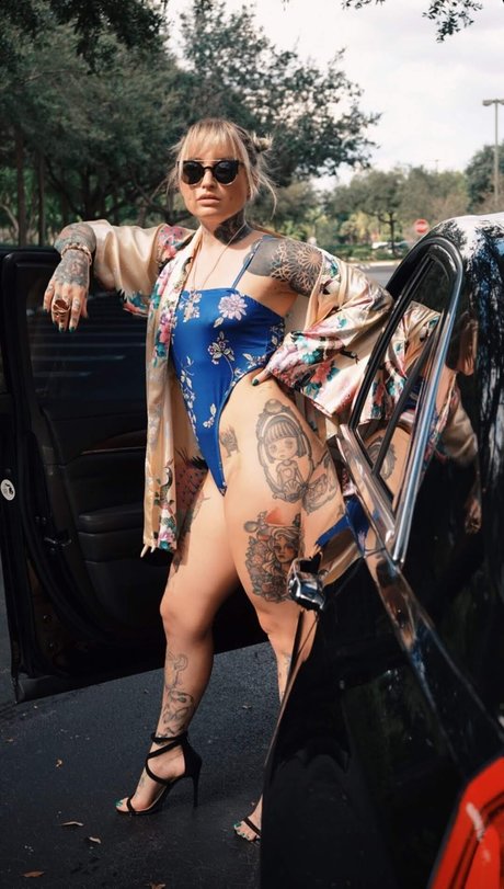 Vany Vicious perfekte heiße galerien