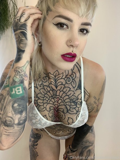 FeralWhiteTrash schauspielerin sexy foto