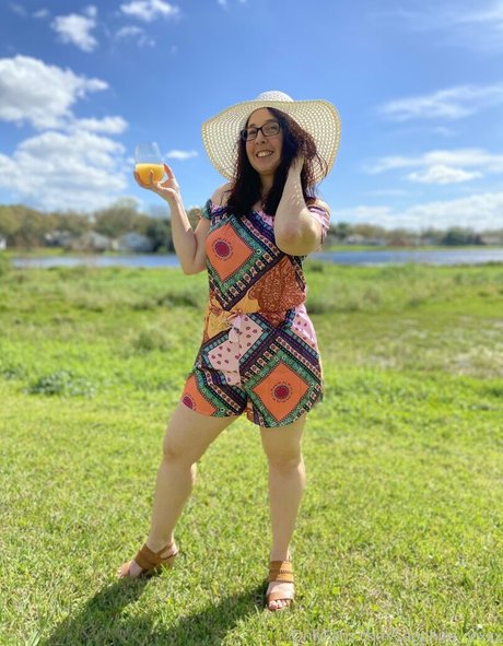 Sapphire Coxxx pornostar schöne bilder