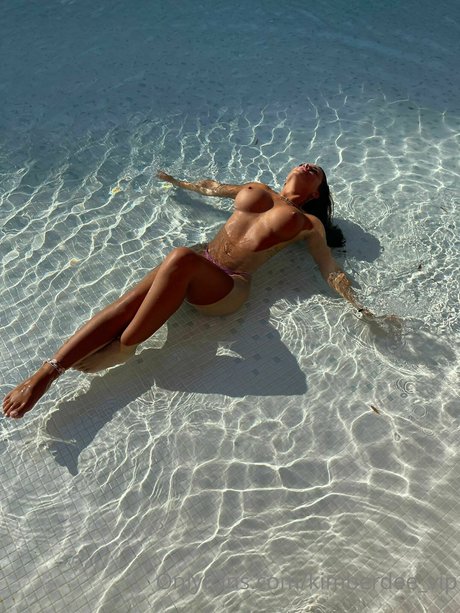 Kimberdee exklusive erotische bild