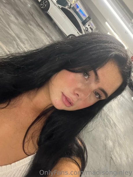 Madison Ginley model erotische bild